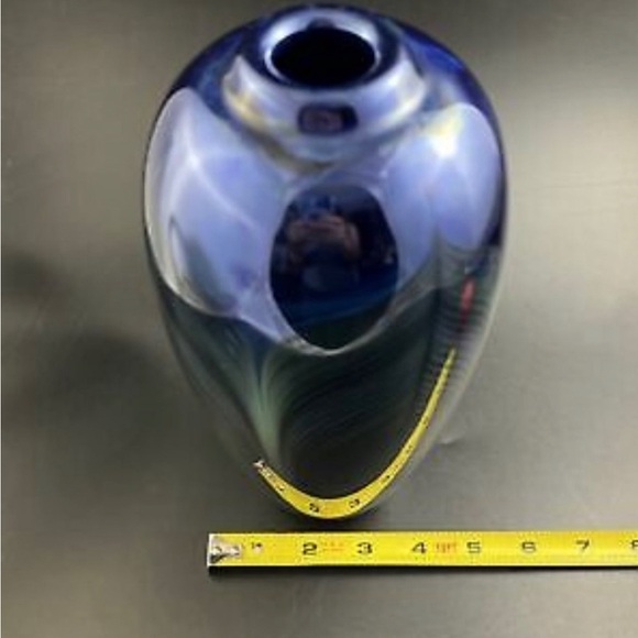 Randy Strong Art Glass Iridescent Cobalt Pulled Feather 9 1/2" Vase - Si… - Picture 5 of 8